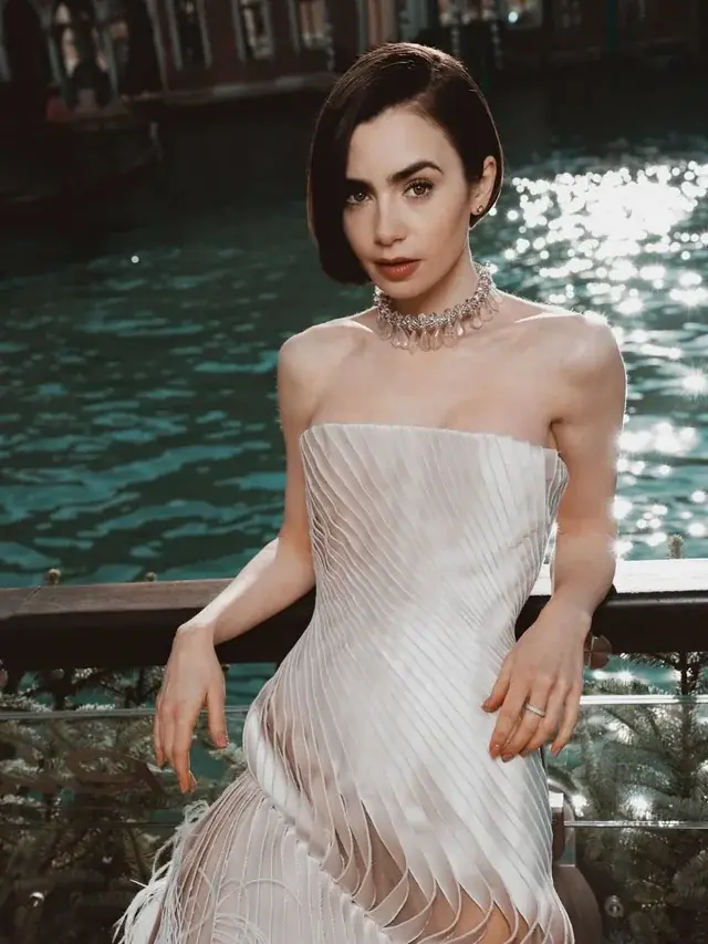 How Collins Owned Paris 2025 Looks How Collins Owned Paris 2025 Looks